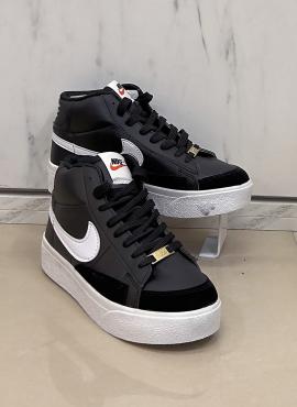 Shoes Women's Sneakers NIKE